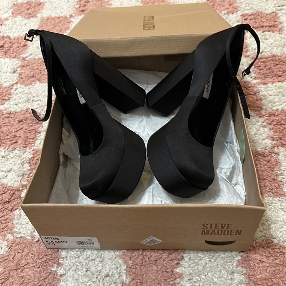 Steve Madden Artem Ankle Strap Mary Jane